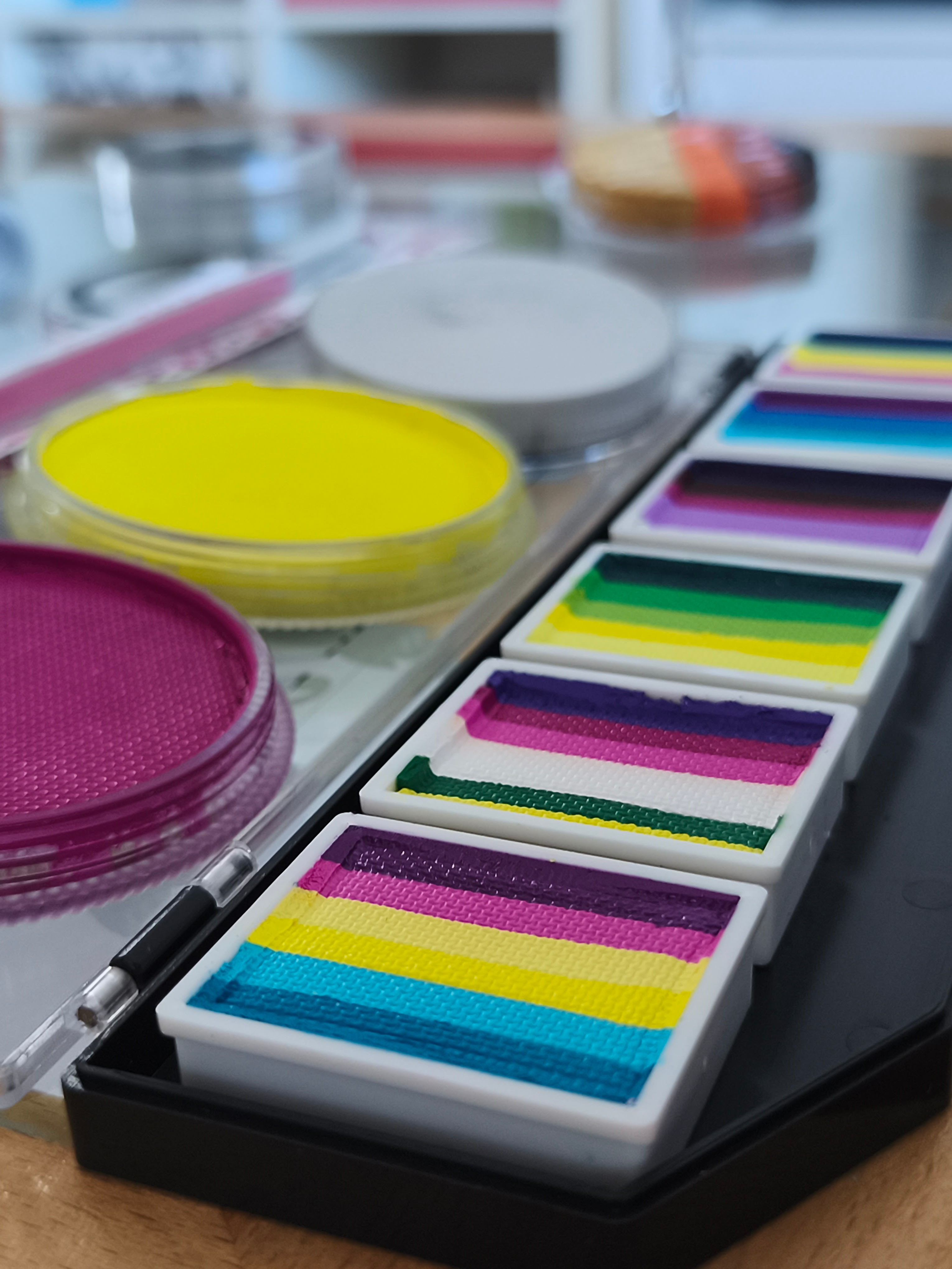 Bezpečné barvy na obličej